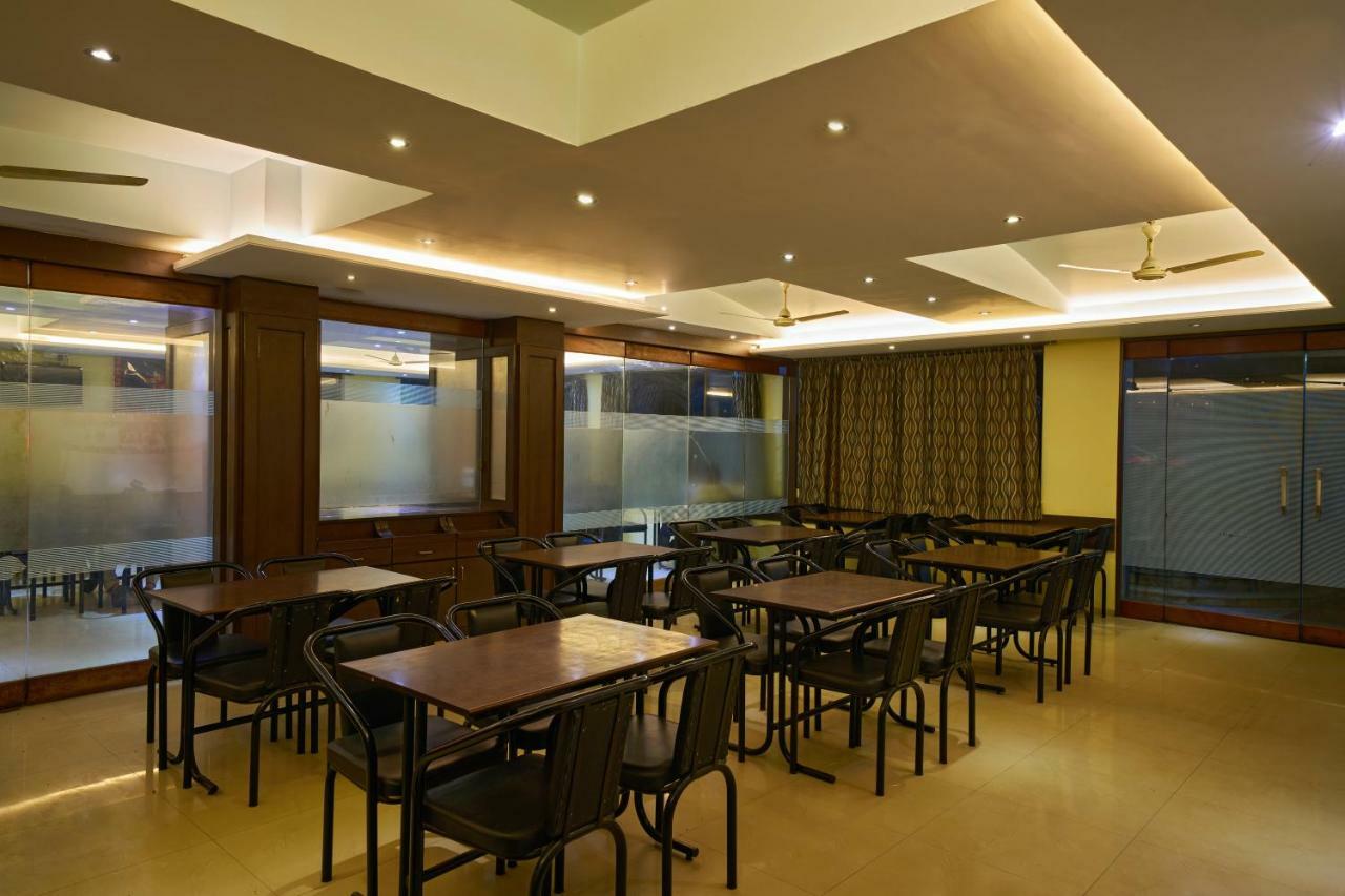 Hotel Ganeshratna Executive Kolhapur Ngoại thất bức ảnh