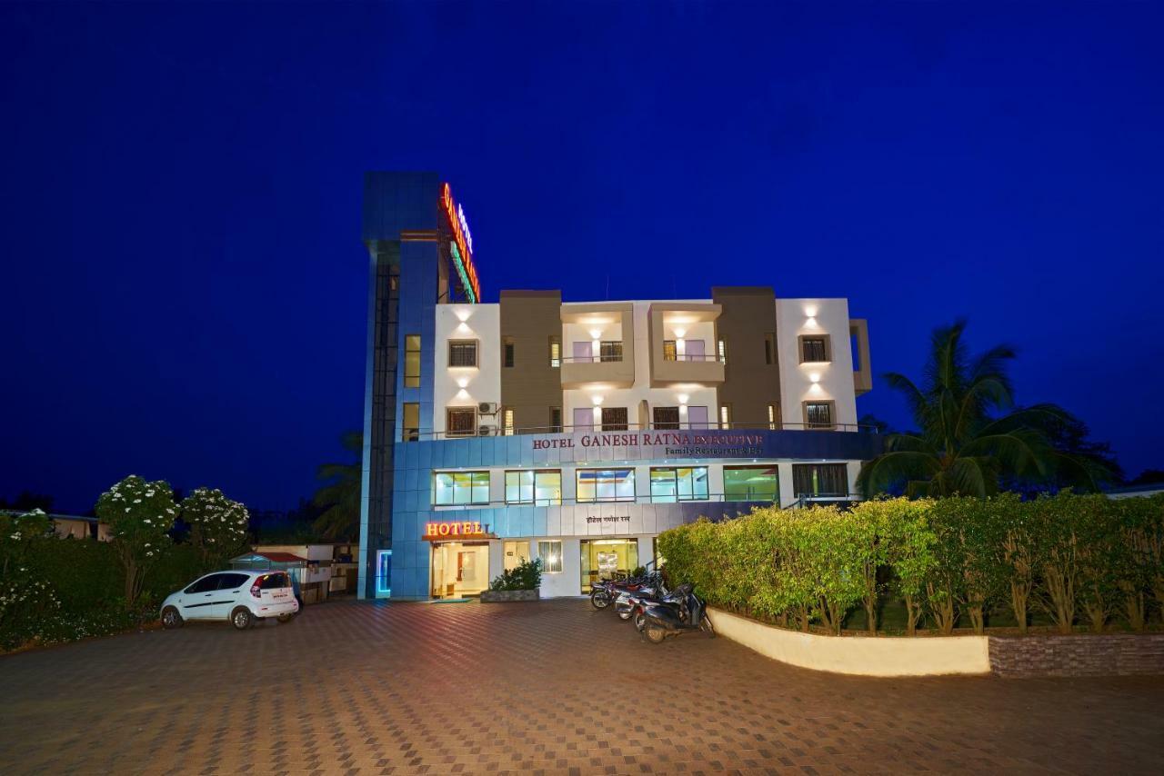 Hotel Ganeshratna Executive Kolhapur Ngoại thất bức ảnh